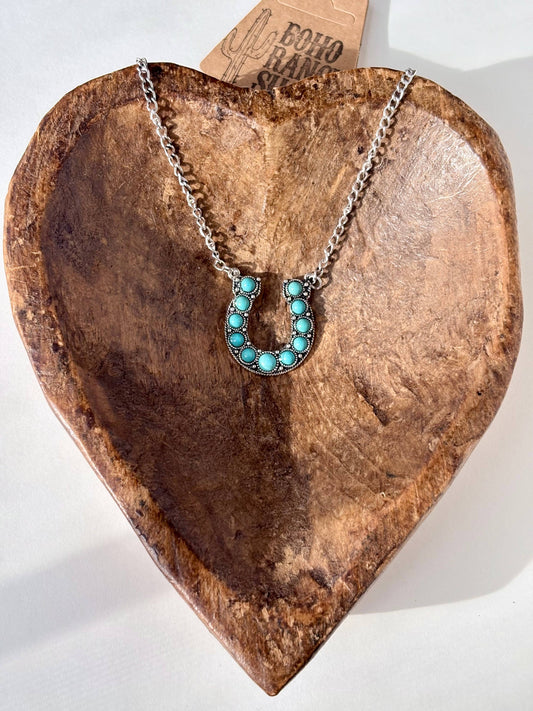 Western Style Turquoise Stone Pendant Link Chain Necklace: Horseshoes