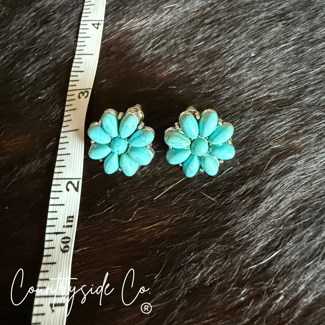 Countryside Co. - Dainty Flower Earring