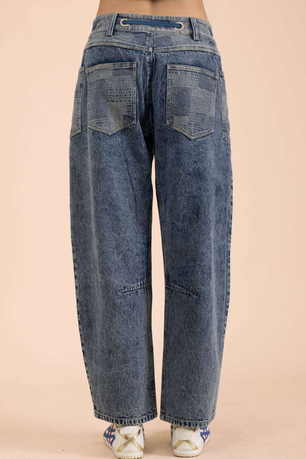 VERY J - VJP90097-VERY JEAN Patch Detail Washed Denim Barrel Jeans: LT INDIGO / 27-28-29-30-31/1-2-2-2-1
