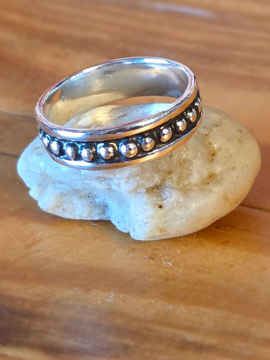 Sterling Silver Skinny Ball Ring - Size 8 T5284