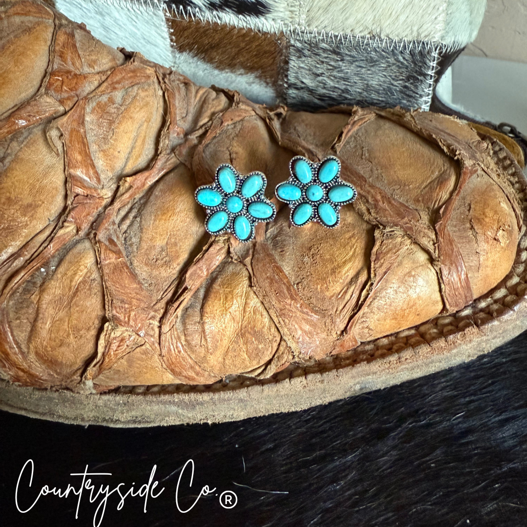 Countryside Co. - Detailed Trendy Flower Earring