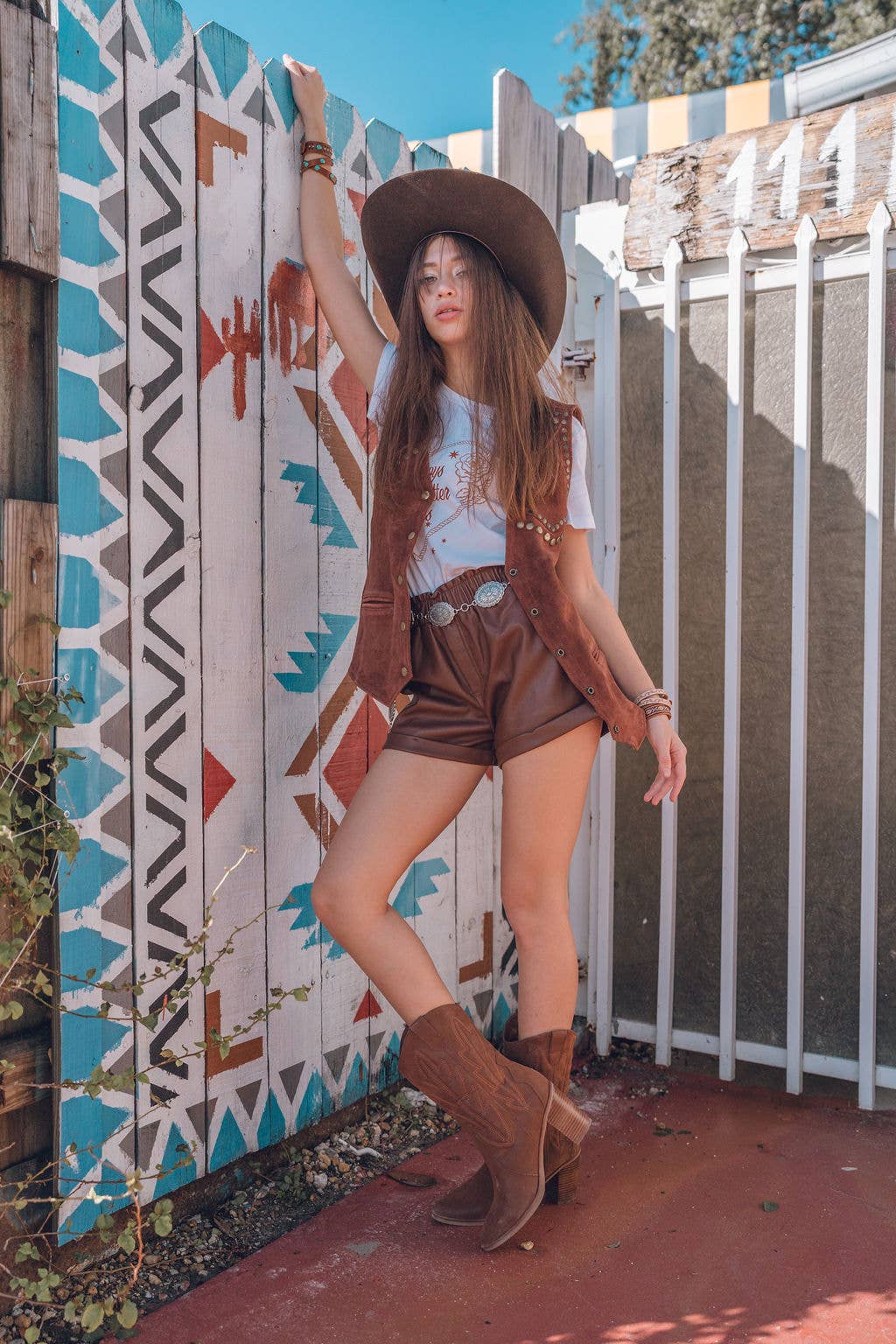 Tooled Oval Concho Chain Belt: Silver