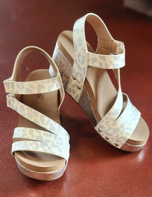 Corkys Giggle - White Leopard