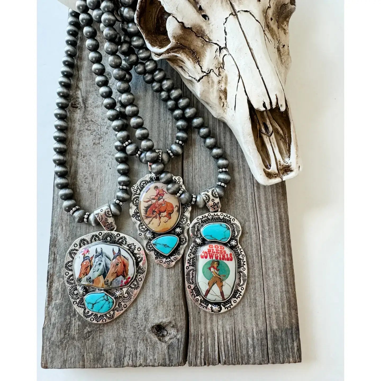 Navajo Style Pearl: COWBOY ON HORSE