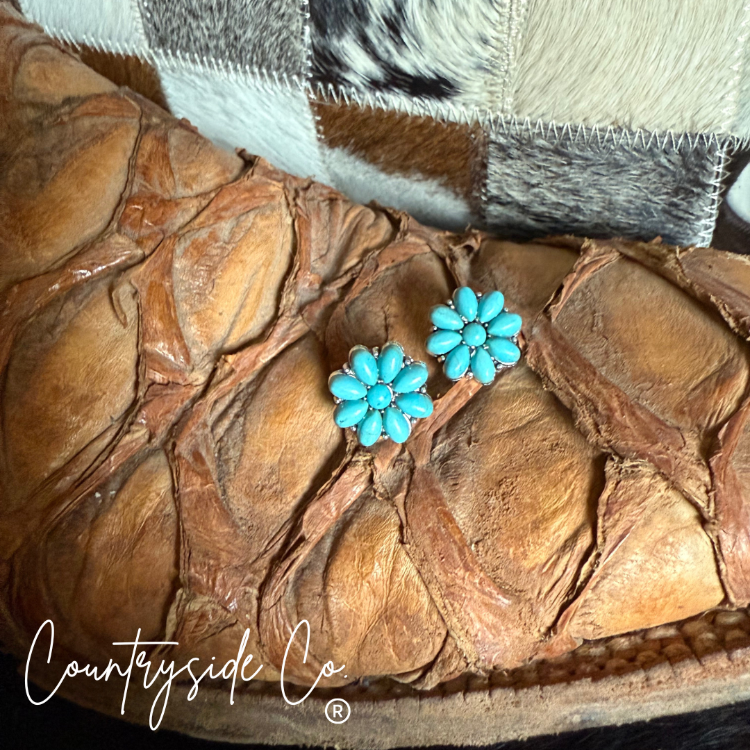 Countryside Co. - Dainty Flower Earring
