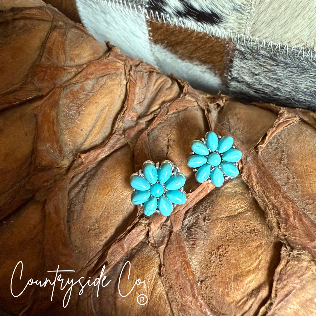 Countryside Co. - Dainty Flower Earring