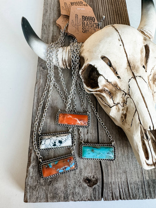 Western Semi Stone Bar Necklace: WHITE