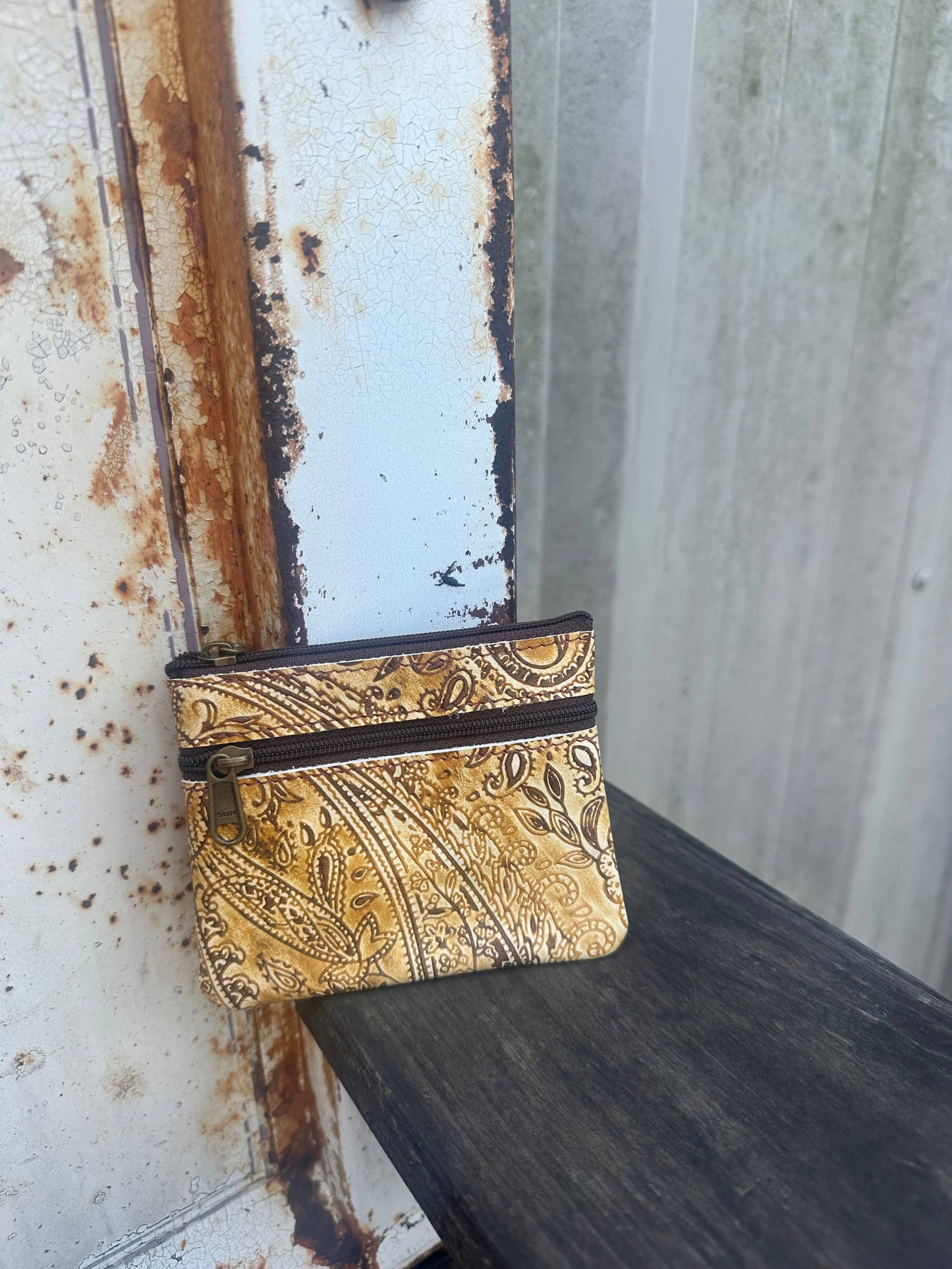 Countryside Co. - Small Embossed Leather Zipper Pouch Organizer