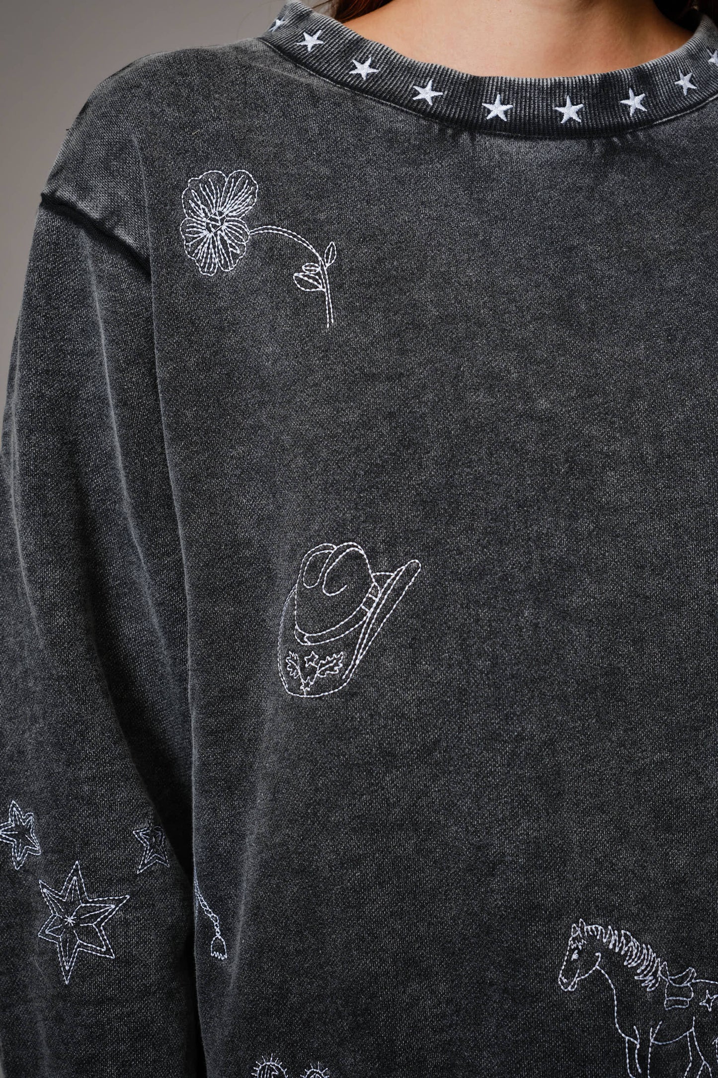Western Embroidered Sweatshirt