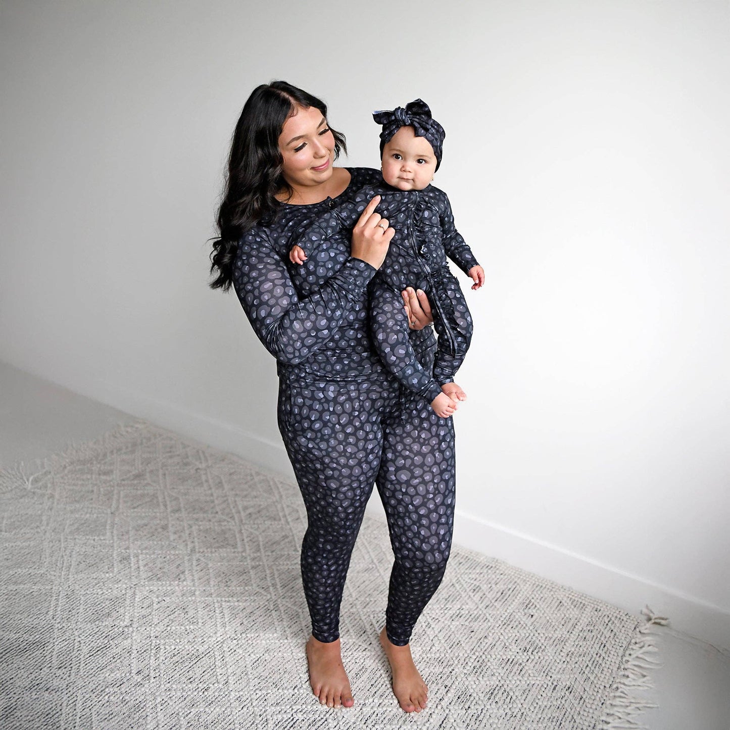 Gigi and Max - Ash Black Leopard RUFFLE ZIP Halloween Bamboo Sleepies Little: 0-3m