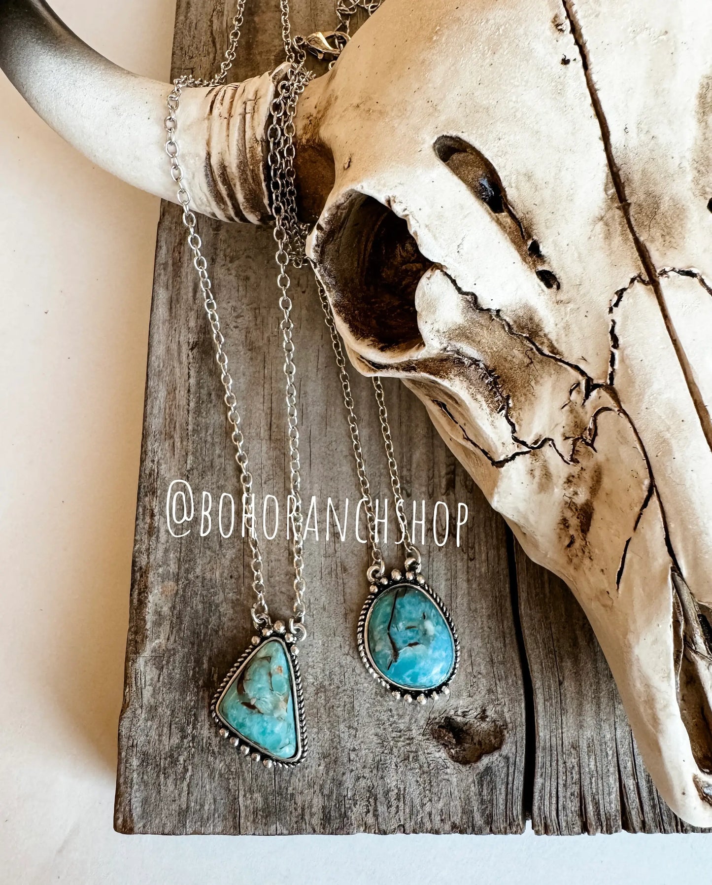 Western Style Turquoise Dainty Necklace
: OVAL