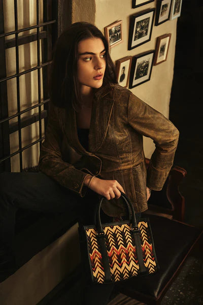 Nuevas Vistas Crossbody