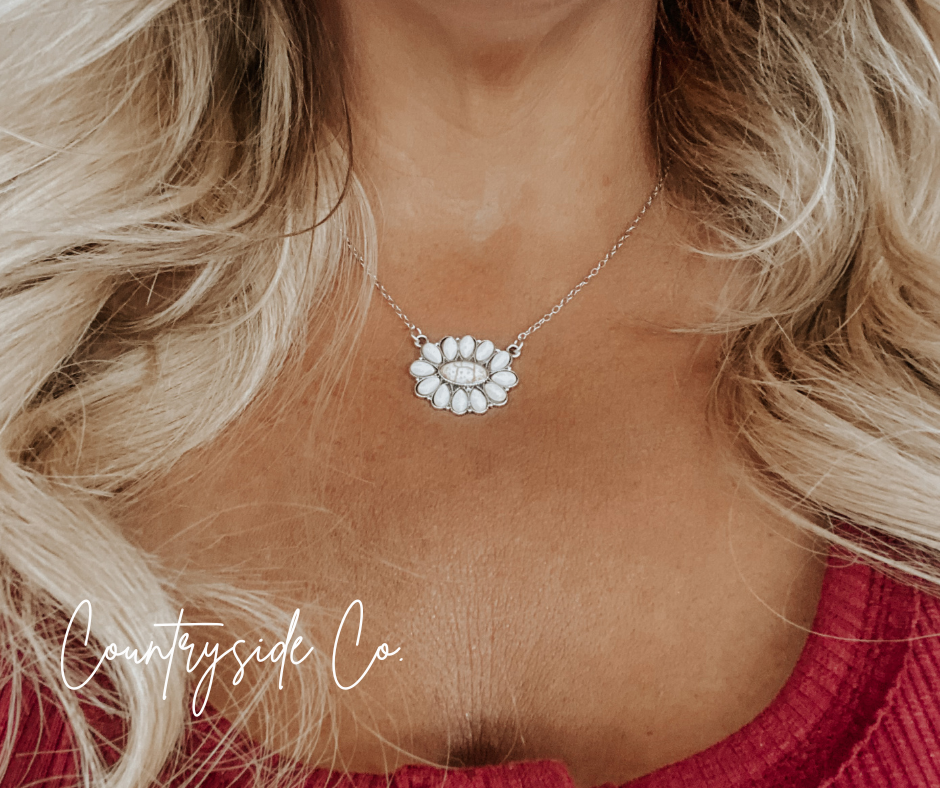 Countryside Co. - The White Flower Necklace