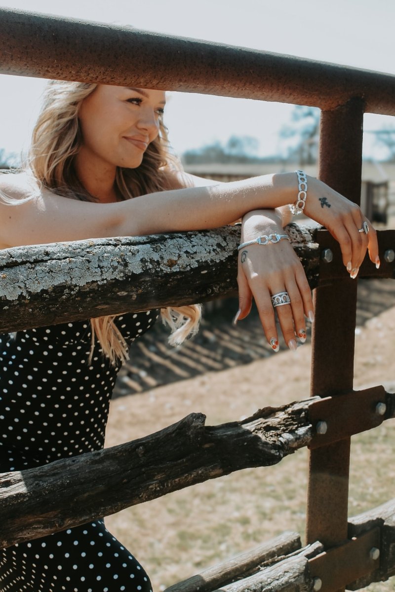 Cowgirl Luxe Horseshoe Bracelet (Ships After 12/20)