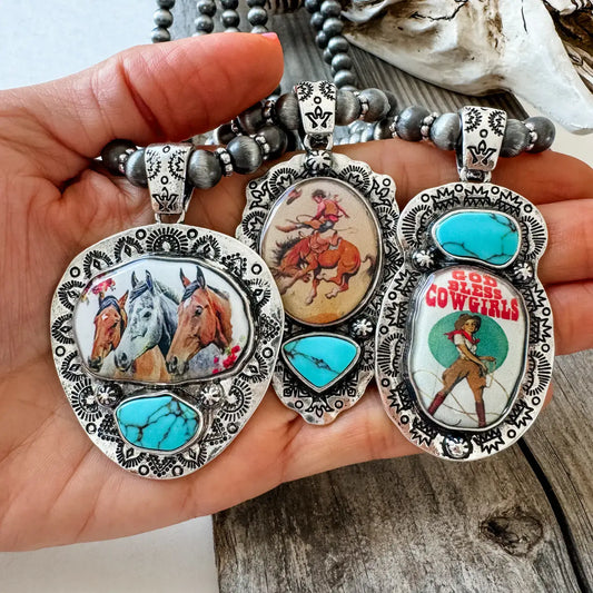 Navajo Style Pearl: COWBOY ON HORSE