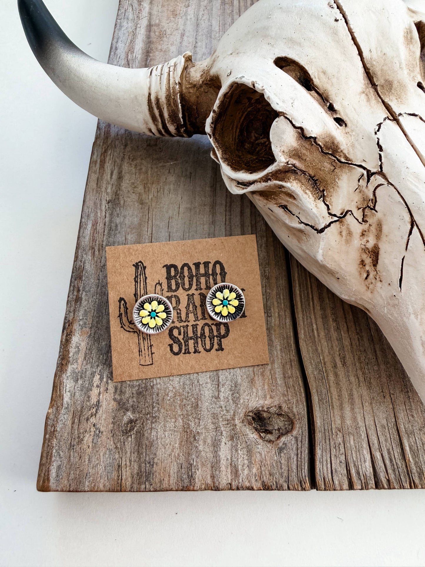 Western Flower Round Stud Earrings: TURQUOISE