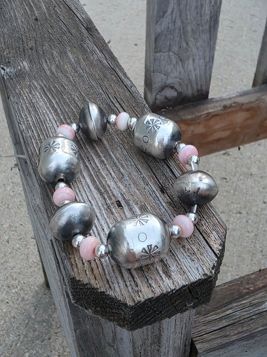 Native American Pink Conch Navajo Pearl Stretch Bracelet
