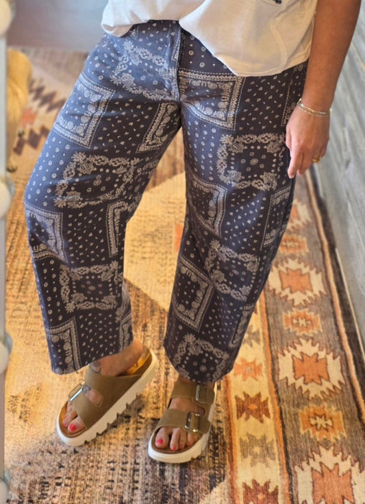 Bandana Washed Barrel Jeans