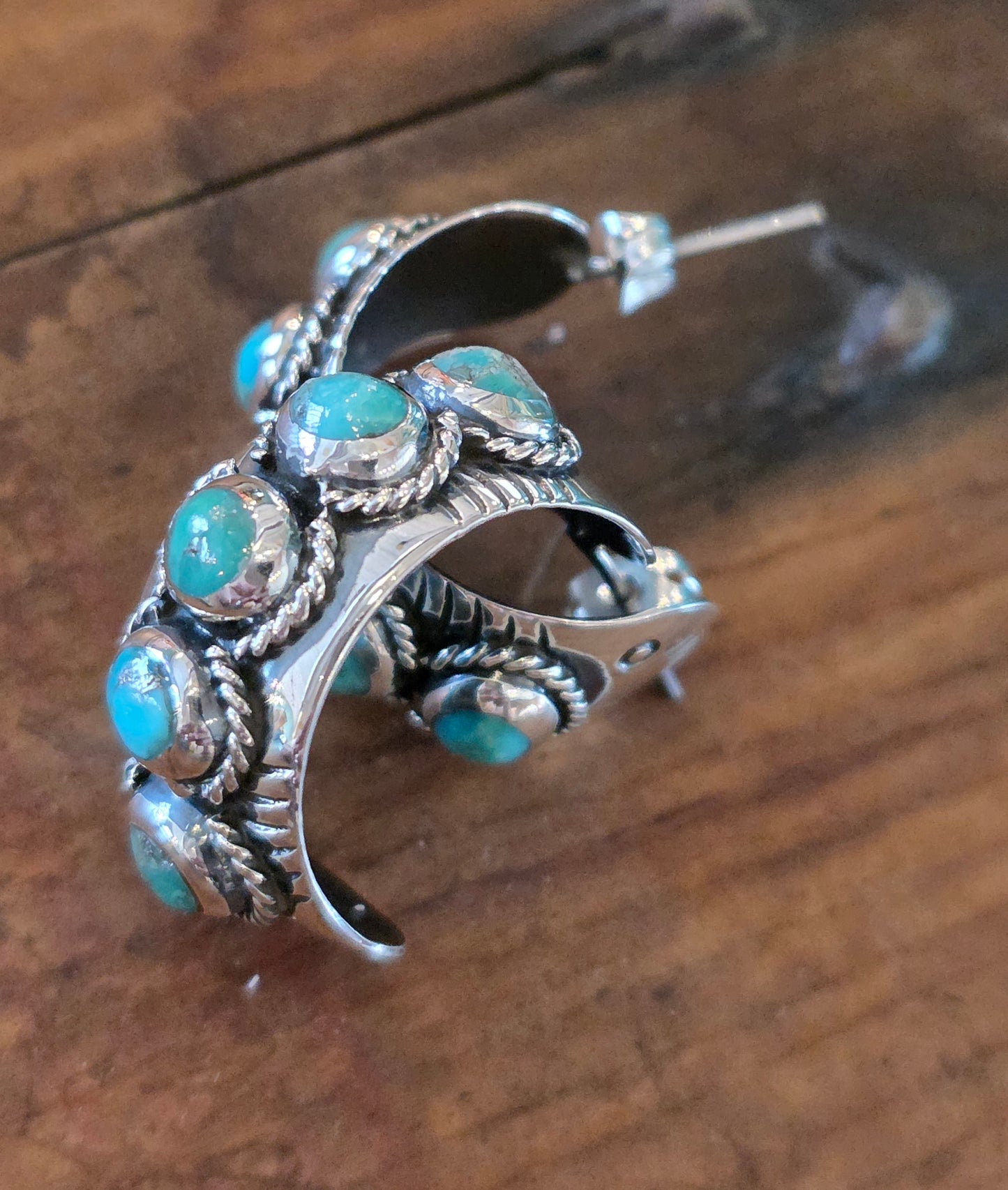 SS Turq Oval Huggie Earrings - T1504